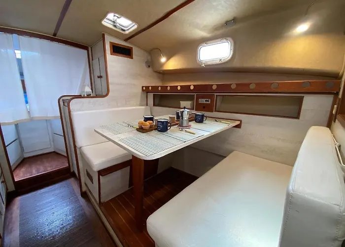 Boat Experience * 科拉雷侯