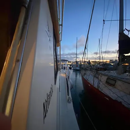 بوتيل Boat Experience